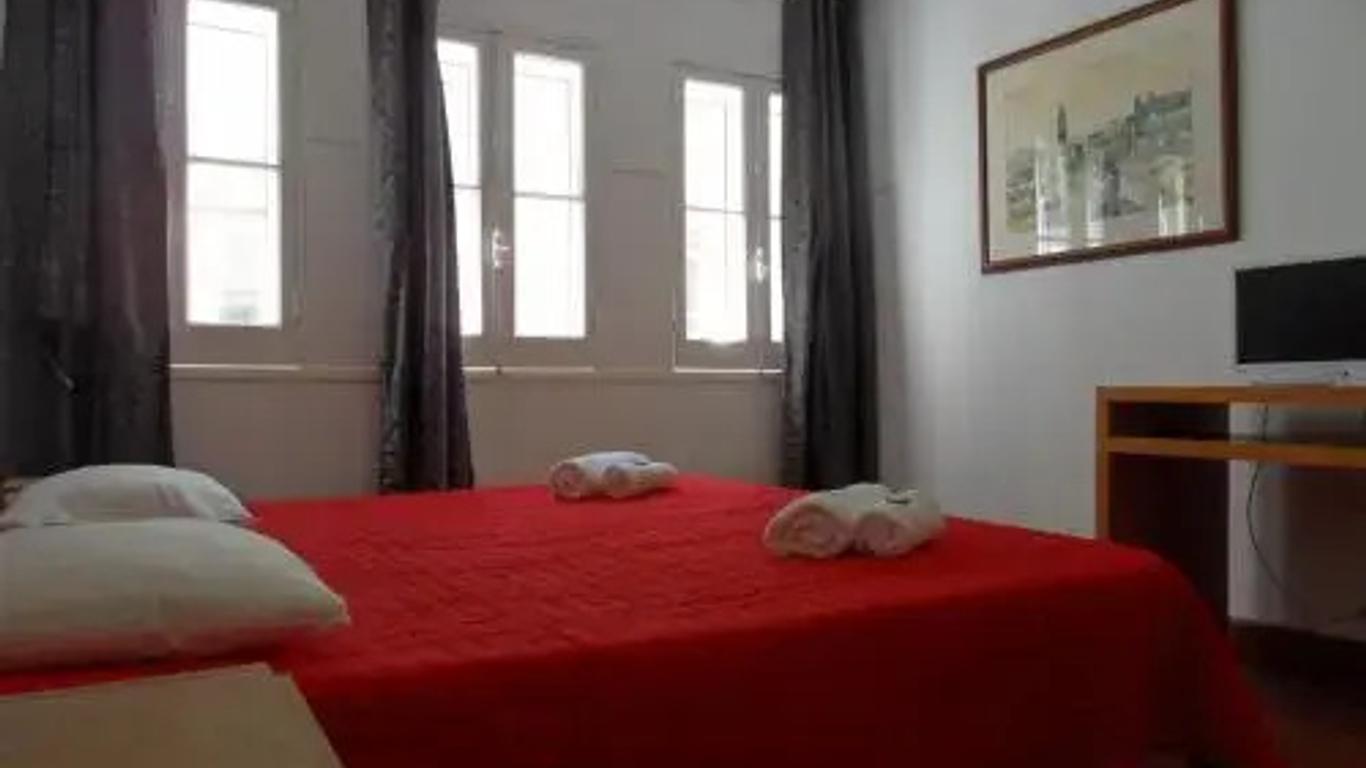 Guest House Rooms in Bairro Alto