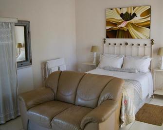 La Guesthouse - Piet Retief - Bedroom