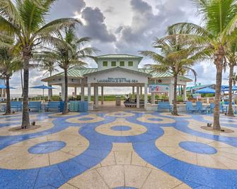 Ft Lauderdale Area Condo - Walk to Beach and Shops! - Lauderdale-by-the-Sea