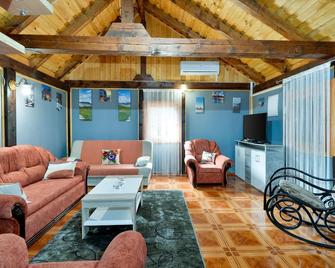 Stunning Home In Krizanec With Sauna - Gornji Kneginec - Sala de estar