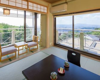 ميكاسا ريوكان - نارا - شرفة