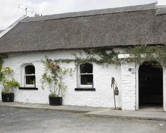 Beautiful Cottage Full of Art & Atmosphere - Templemore - Building