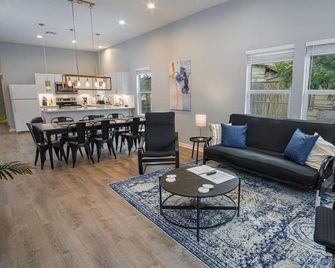 Your Dream Stay 4br/2ba Near Downtown & Riverwalk - San Antonio - Bedroom