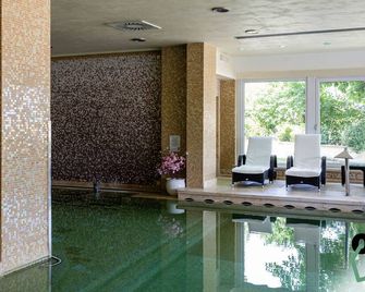 Hotiday Room Collection - Fiuggi - Fiuggi - Piscina