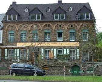 Gästehaus zum Moseltal - Ellenz-Poltersdorf - Building