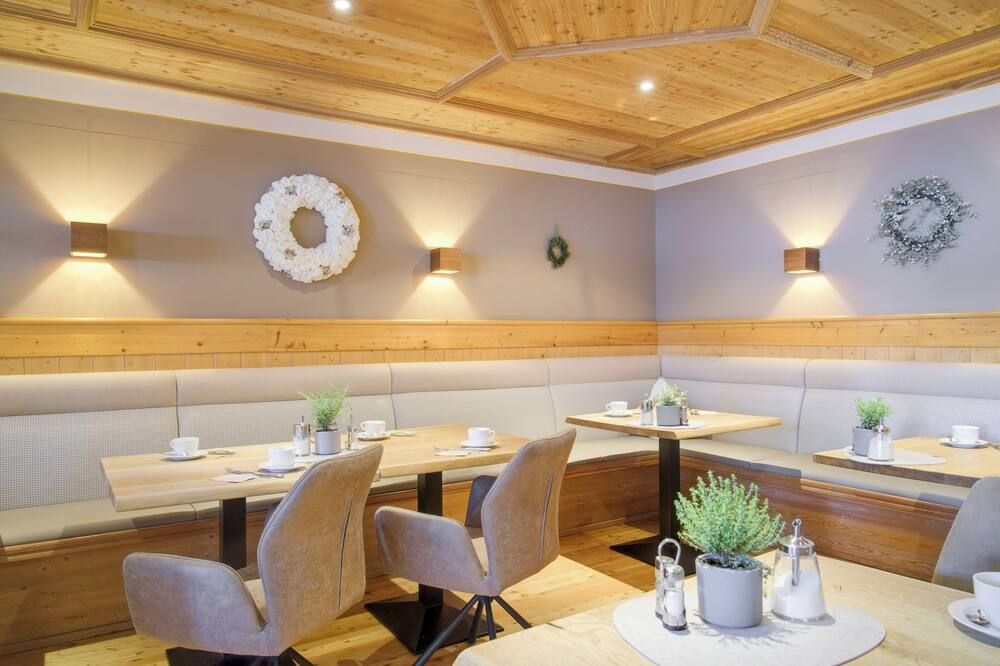 لاند هوتل أوجاستين