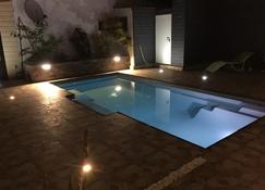 Ylang Résidence avec piscine chauffée & jacuzzi - Saint-André - Piscine