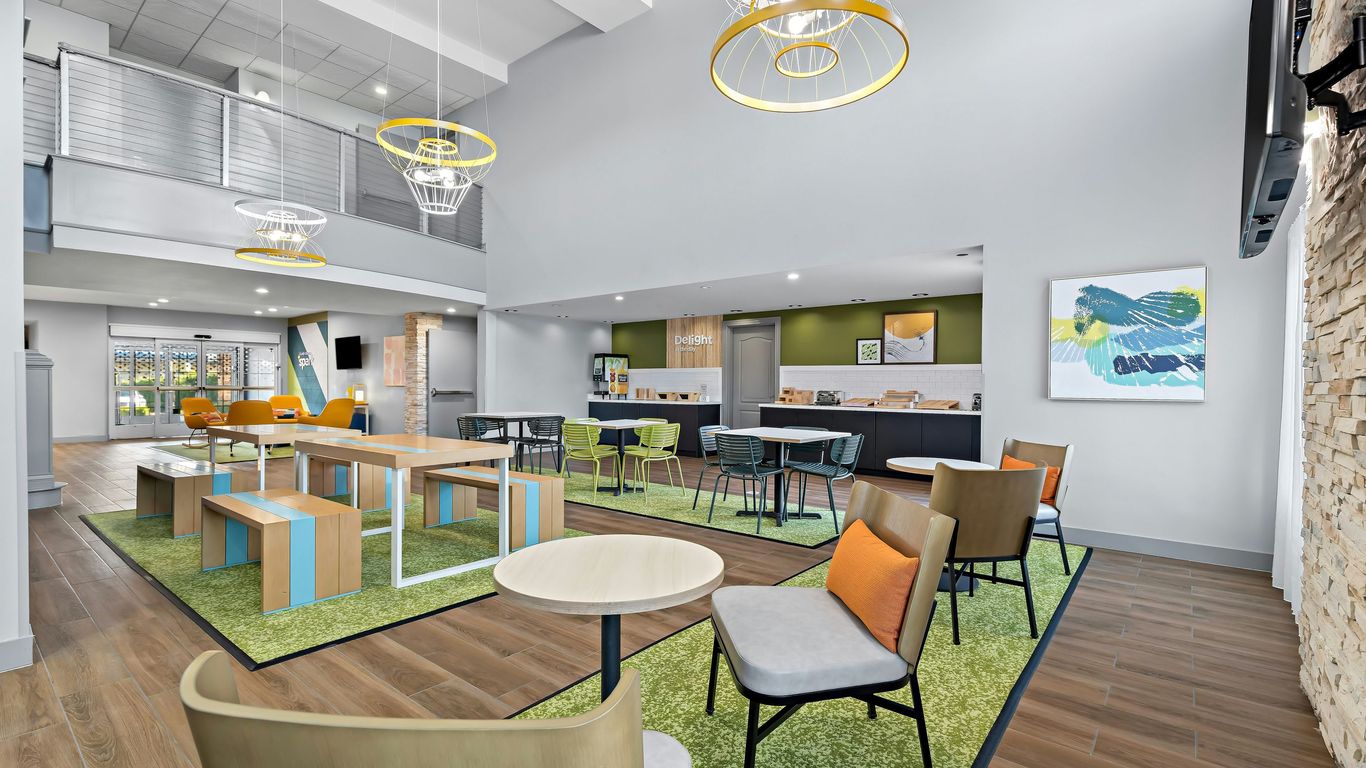 Spark by Hilton Redlands