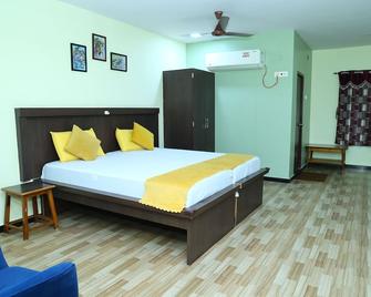 Sri sapthagiri lodge - Chīrāla - Dormitor