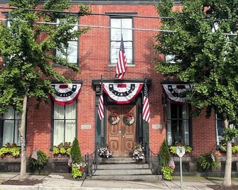Lincoln Suite in charming Olinger House B&B in historic, downtown Gettysburg. - Gettysburg - Bina