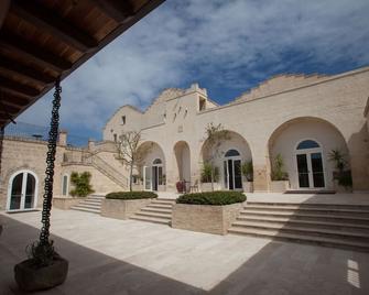 Tenuta Danesi - Matera - Edificio