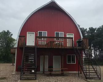 Barn In The Bush - Room 5, King, queen & futon - Russell - Edificio