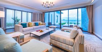 Melia Vinpearl Cua Hoi Beach Resort - Cua Lo - Living room