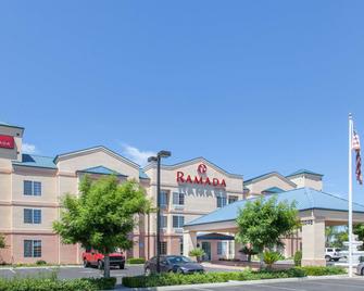 Ramada by Wyndham Fresno Northwest - Fresno - Building