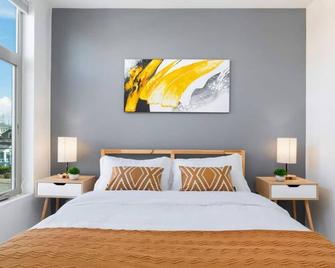New modern 3B3B w/ rooftop deck & 240v EV charging - Seattle - Bedroom