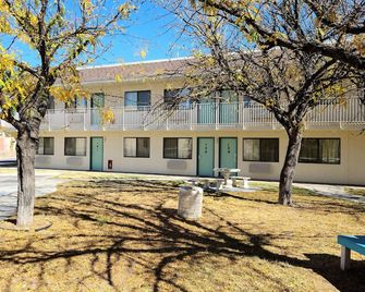Motel 9 Las Cruces - לאס קרוסס - בניין