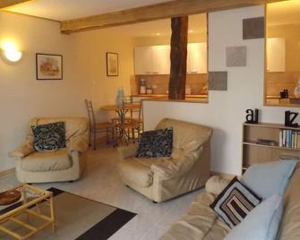 Rural Gite in quiet surroundings - Champagne-Mouton - Sala de estar