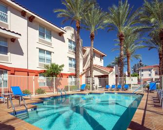 Sonesta Simply Suites Phoenix Scottsdale - Scottsdale - Pool
