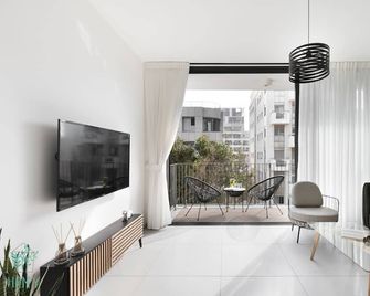 Mate Allenby - By Homy - Tel Aviv - Living room