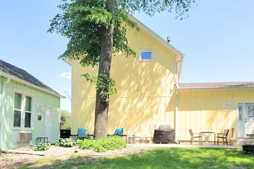 Cute little cottage in the best location.