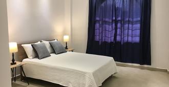 Black Castle-Guesthouse - Guayaquil - Bedroom