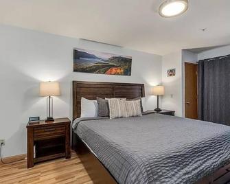 08 Lodge - Hood River - Bedroom