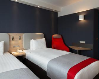 Holiday Inn Express Geneva Airport - Meyrin - Schlafzimmer