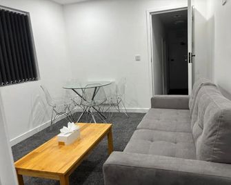 Luton Centrally Located Apartment v close London Luton Airport - Luton - Sala de estar