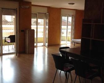 Hostel Alhambra - Gerona - Comedor