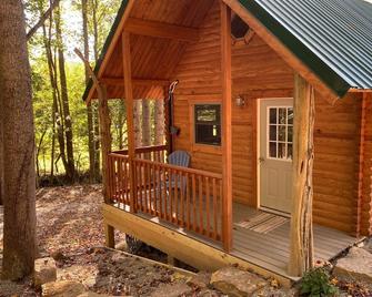 Cozy 1 bedroom w/ loft log cabin . 7 min to French Lick, 15 min to Patoka Lake! - French Lick - Outdoors view