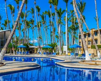 Araiza Palmira Hotel y Centro de Convenciones - לה פס - בריכה