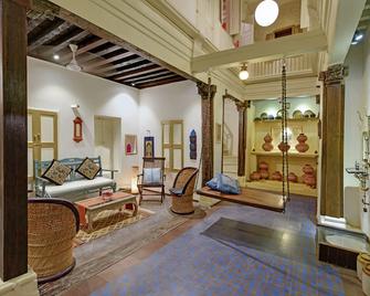 French Haveli - Ahmedabad - Phòng khách