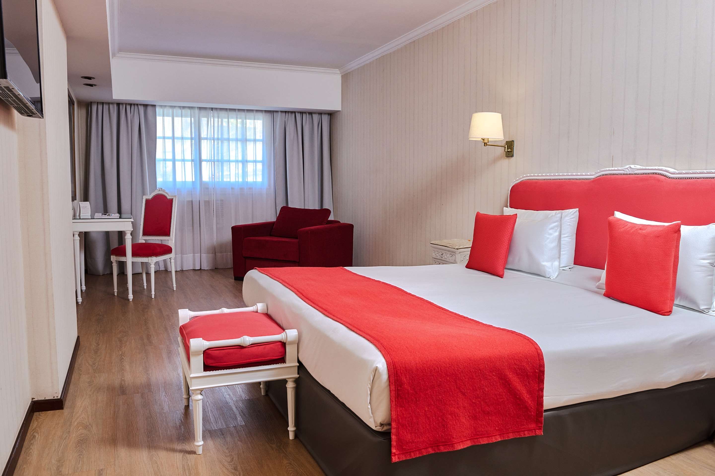 Ramada by Wyndham Buenos Aires Centro thumbnail 2