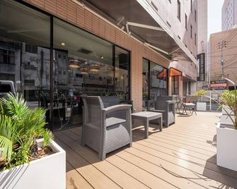 Apa Hotel Maebashieki-Kita - Maebashi - Patio