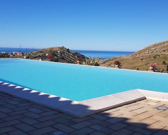 B&B A Robba de Pupi - Agrigento - Piscina