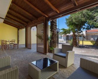 Villino Girasoli by BarbarHouse - Sant'Isidoro - Patio