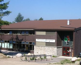 The Canadian Ecology Centre Cabins - Mattawa - Building