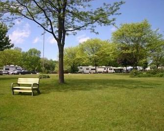 Duck Lake Campground - Red Creek - Patio