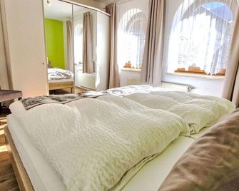 Cosy apartment for 2 people with WIFI, TV, patio and pets allowed - Karres - Habitación