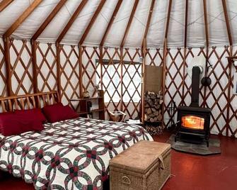 Yurt in Middlebury, Vermont - Middlebury