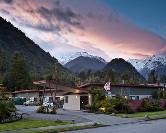 58 On Cron Motel - Franz Josef Glacier - Byggnad
