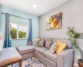 Newly Remodel Wine-Country Retreat - Fallbrook - Obývací pokoj