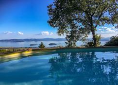 House with garden and panoramic view over Lake Trasimeno - Tuoro sul trasimeno - Pool