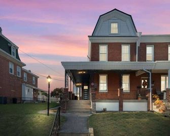 Oasis Spacious-Private Parking 16 Beds 29 Guests - Philadelphia - Building