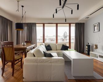 Hlonda Deluxe Apartment with Terrace - Varşova - Oturma odası