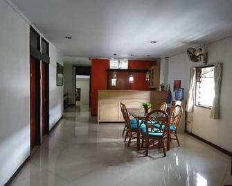 Wisma Shalom Guesthouse - Yakarta - Comedor