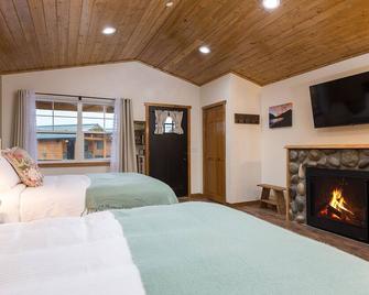 Woodland Inns - Forks - Bedroom