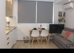New deluxe studio 4 downtown Thessaloniki- Fully equiped - Thessaloníki - Phòng khách