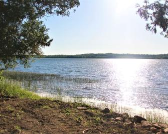 Woodfire Lake Cabin, Sky Lake Retreat. Sleep 2 People - South Bruce Peninsula - Beach