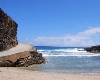 Coastal escape / near beach / Guajataca tunnel; / Isabela - Quebradillas - Beach